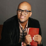 “Jonas Almeida”, o escritor que ensina líderes a subirem de nível por dentro